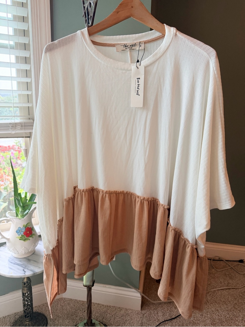 GT-0085 Three Bird Nest NWT Ruffle Tunic Top Small Ivory Tan Boho Oversized